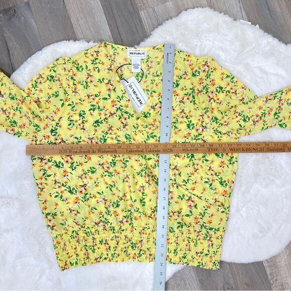For The Republic Floral Bell Sleeve Surplice Blouse Yellow Large - Picture 13 of 13